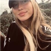 Soy estudiante de Derecho y ADE y doy clases particulares a niños de primaria, brindando ayuda con tareas y refuerzo de materias.